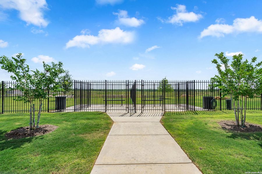 Community amenities in , Lytle (Image 21).