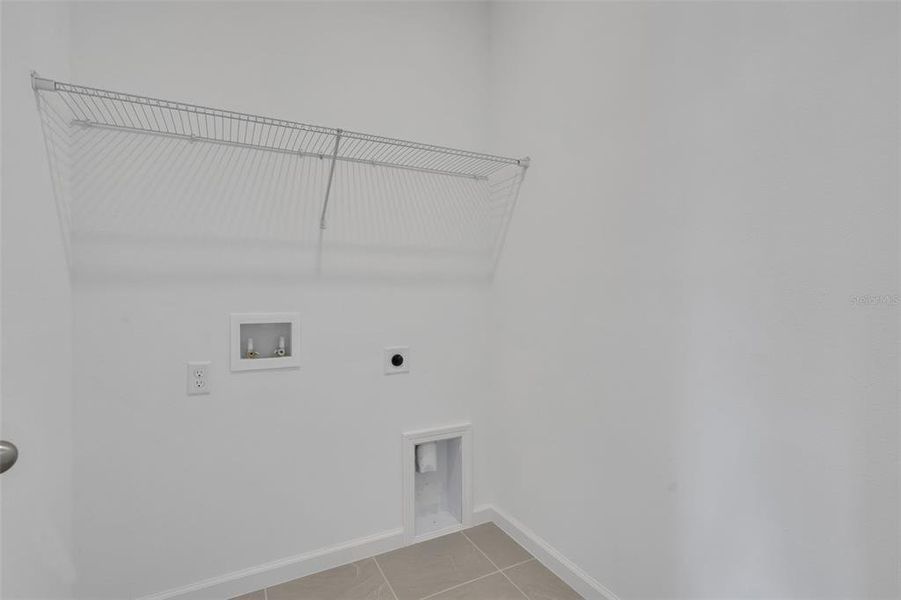 Spacious, unfurnished interior of a new home in Annabelle Estates, Lake Wales (Image 25).