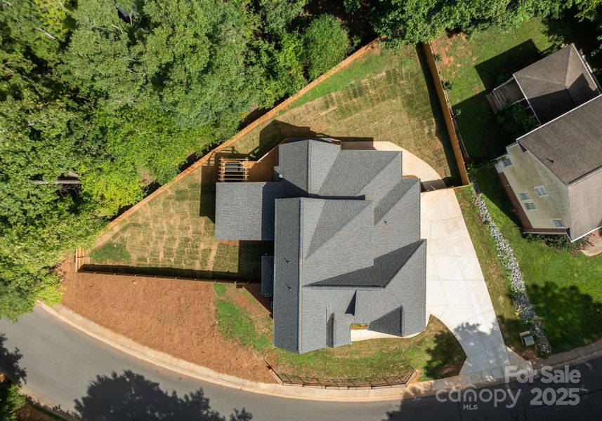 Image 37 of a home in .