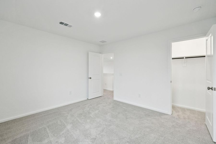 Spacious, unfurnished interior of a new home in Crosby Farms, Crosby (Image 29).