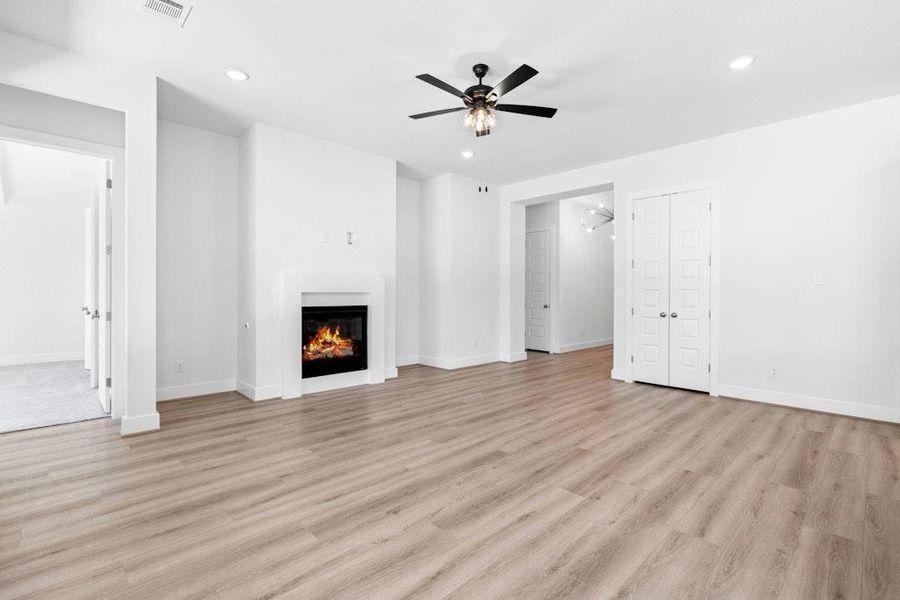 Spacious, unfurnished interior of a new home in Double Eagle Ranch, Cedar Creek (Image 14). Spacious, unfurnished interior of a new home in Double Eagle Ranch, Cedar Creek (Image 14).