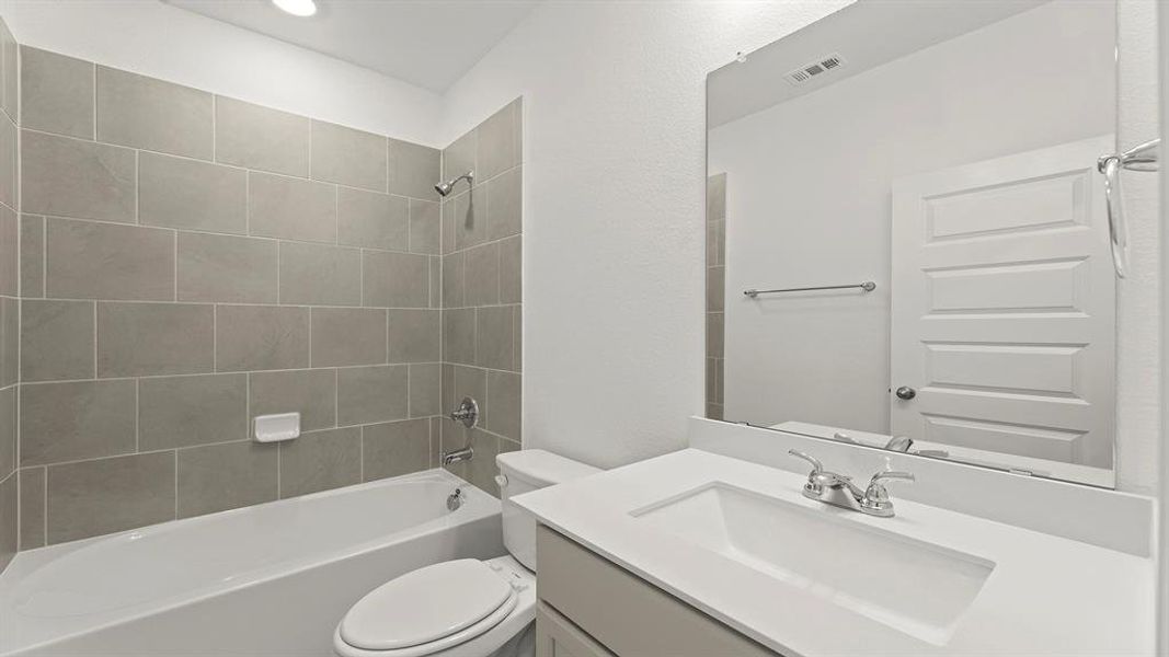 05. 3210 Summerland - 2ND Bath 05. 3210 Summerland - 2ND Bath