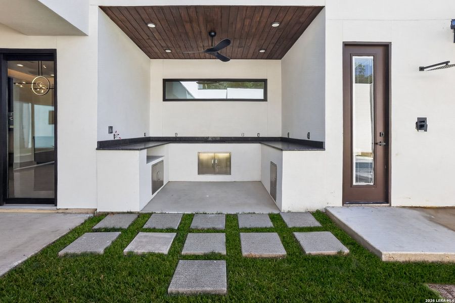 Exterior details and patio area of a home in , San Antonio (Image 3).