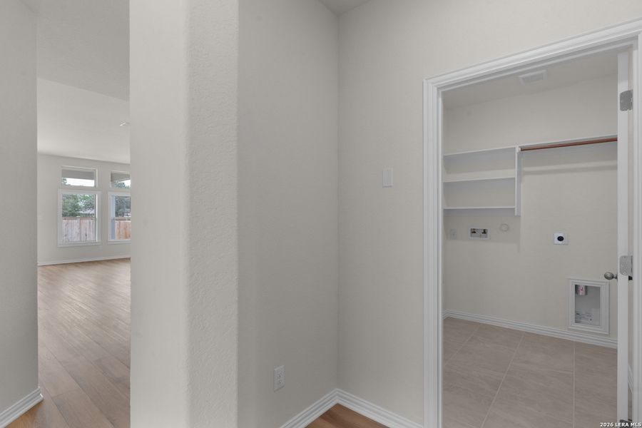 Spacious, unfurnished interior of a new home in Clear Creek, New Braunfels (Image 11).