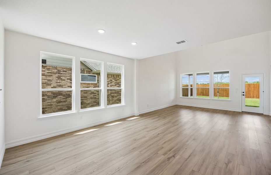 Spacious, unfurnished interior of a new home in Whitewing Trails, Princeton (Image 21).