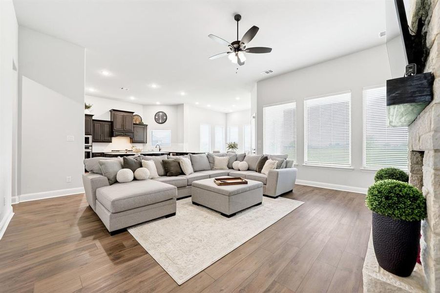 Furnished interior view inside a new home in Heritage, McLendon-Chisholm (Image 18). Furnished interior view inside a new home in Heritage, McLendon-Chisholm (Image 18).