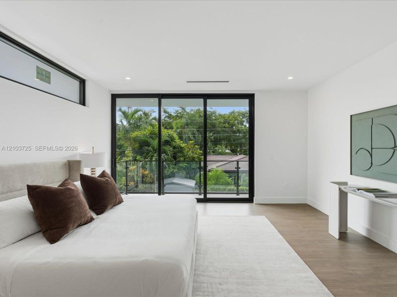 Furnished interior view inside a new home in , Miami (Image 36).