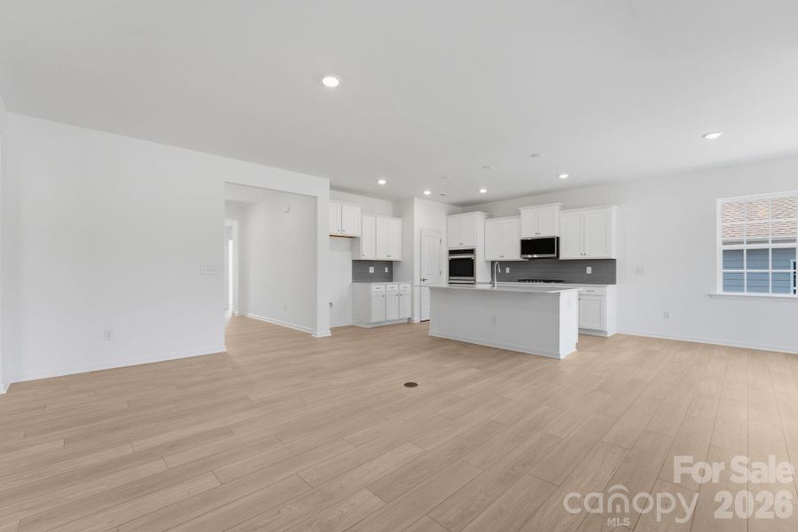 Spacious, unfurnished interior of a new home in Roselyn, Lancaster (Image 15).
