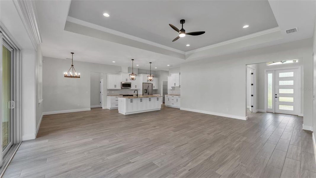 Spacious, unfurnished interior of a new home in , Lakeland (Image 20).