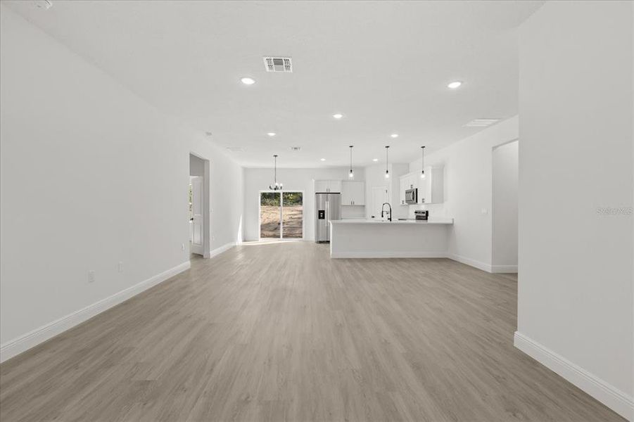 Spacious, unfurnished interior of a new home in , Dunnellon (Image 23).