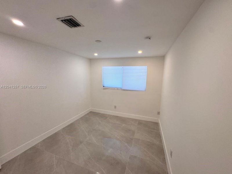 Spacious, unfurnished interior of a new home in , Miami (Image 22).