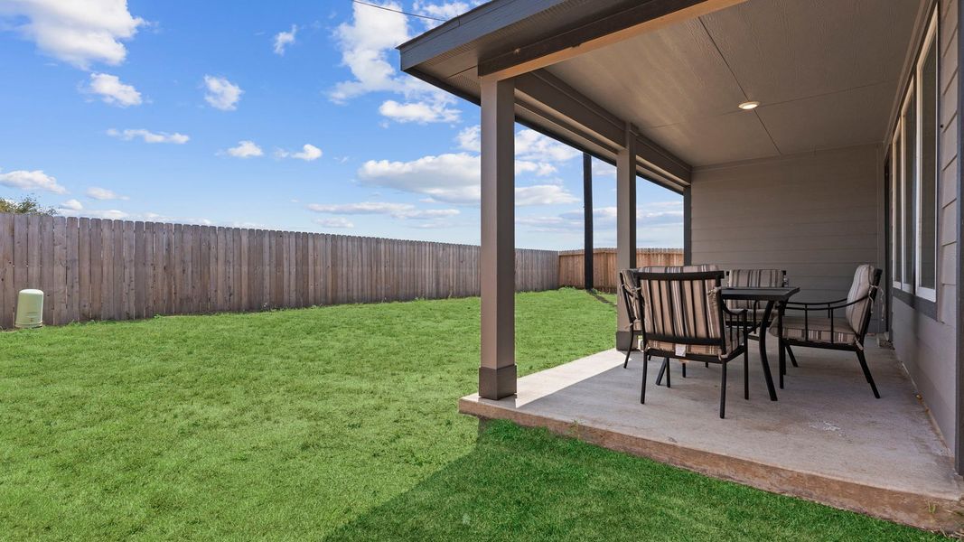 Exterior details and patio area of a home in Evergreen, Rosenberg (Image 3).