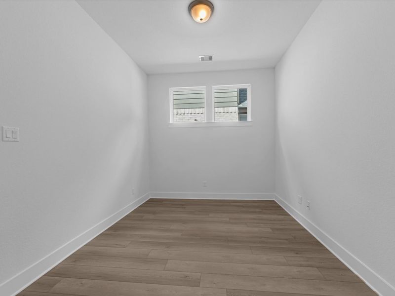 Spacious, unfurnished interior of a new home in Oakhill Reserve, Tomball (Image 16).