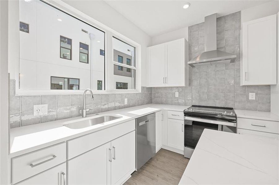 Furnished interior view inside a new home in Alante, St. Petersburg (Image 16).