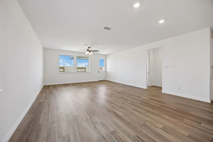 Spacious, unfurnished interior of a new home in Azalea, Brookshire (Image 13).