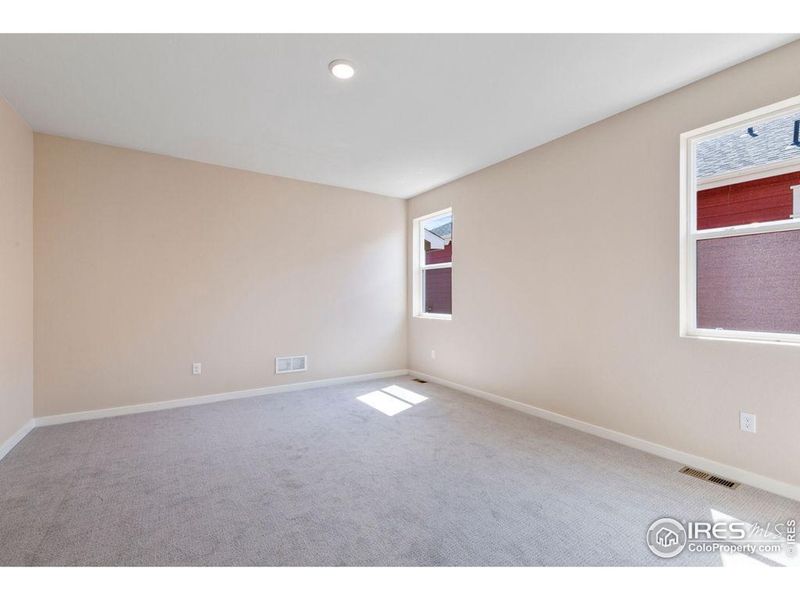 Spacious, unfurnished interior of a new home in , Fort Collins (Image 18).