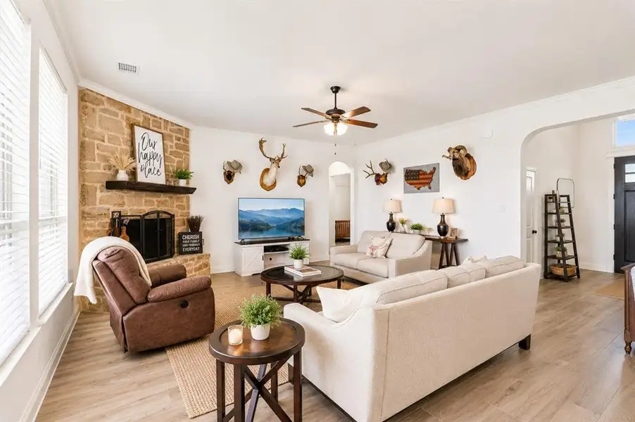 Furnished interior view inside a new home in , Waxahachie (Image 15).