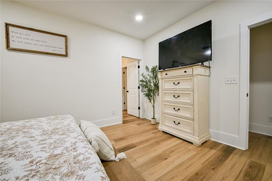 Furnished interior view inside a new home in , Monticello (Image 15).
