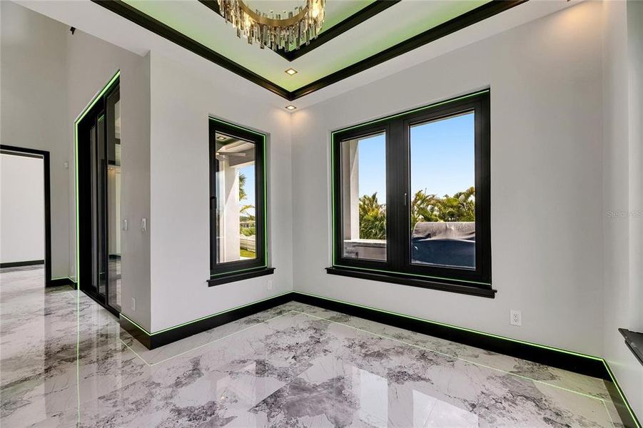 Spacious, unfurnished interior of a new home in , Apollo Beach (Image 71).