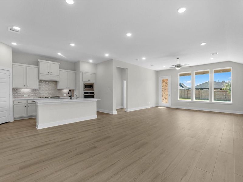 Spacious, unfurnished interior of a new home in Clopton Farms, Montgomery (Image 13).