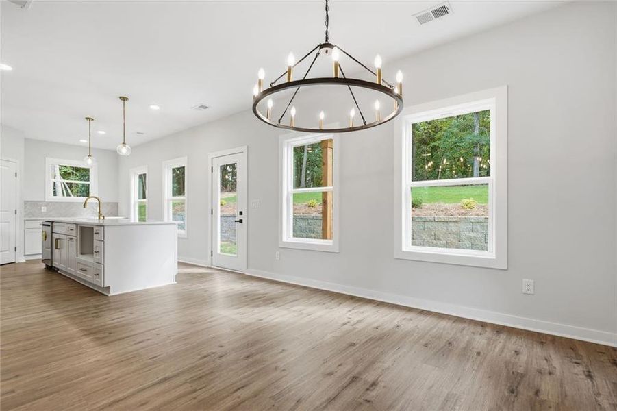 Spacious, unfurnished interior of a new home in , Gainesville (Image 26).