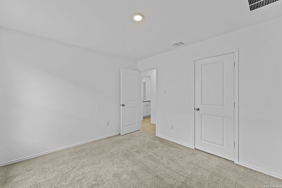 Spacious, unfurnished interior of a new home in , San Antonio (Image 15).
