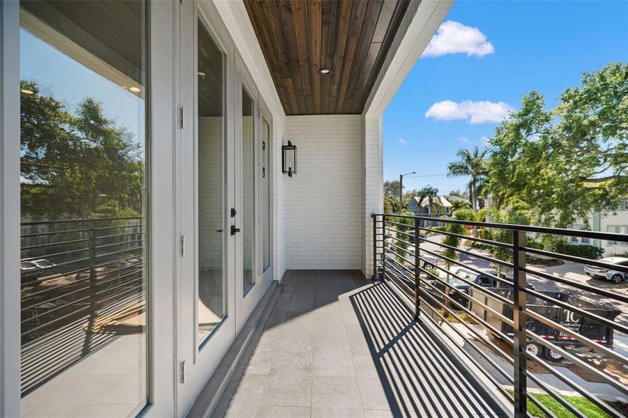Exterior details and patio area of a home in , Tampa (Image 32).