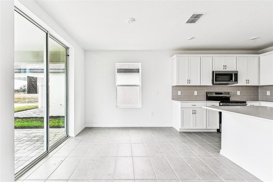 Furnished interior view inside a new home in Southpointe, Palmetto (Image 8).