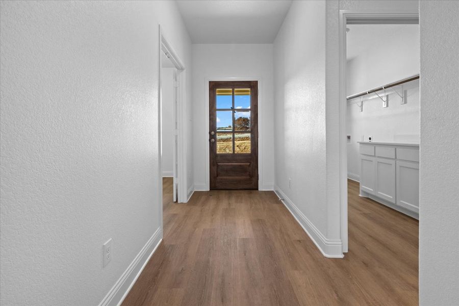 Spacious, unfurnished interior of a new home in Honeysuckle Ranch, Paradise (Image 20).