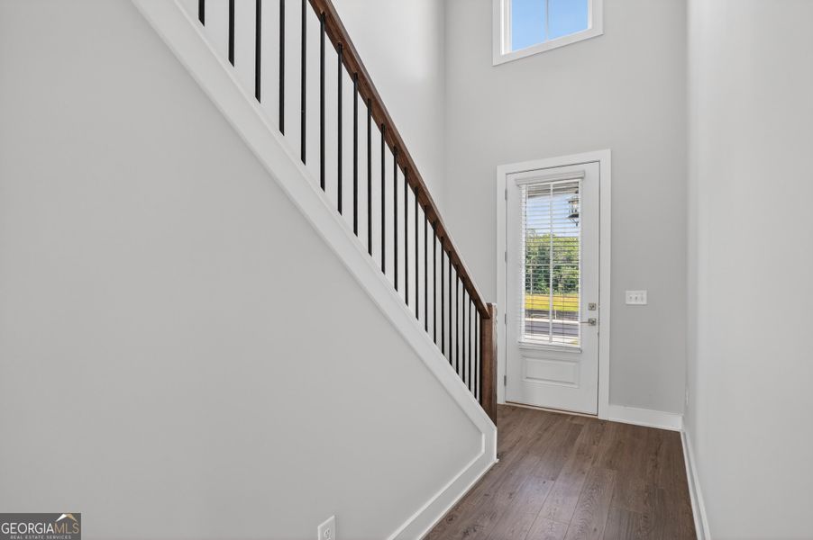 Spacious, unfurnished interior of a new home in The Fairways at Mirror Lake, Villa Rica (Image 21).