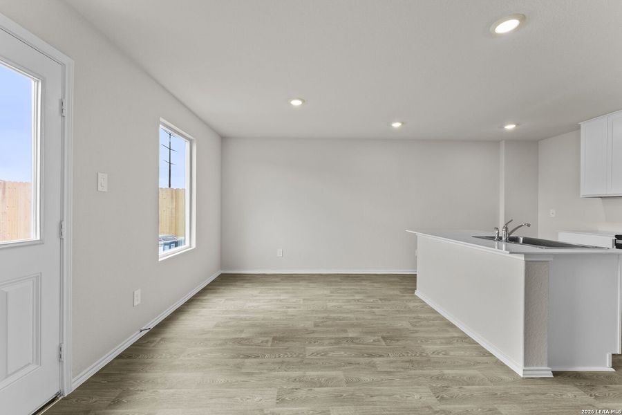 Spacious, unfurnished interior of a new home in Swenson Heights, Seguin (Image 11).