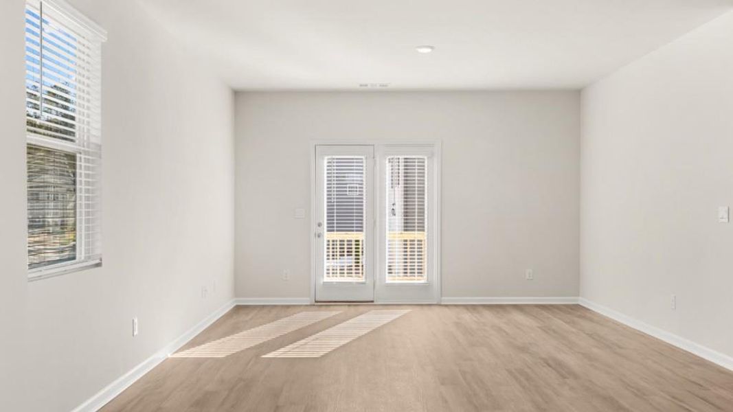Spacious, unfurnished interior of a new home in Pointe Park, Union City (Image 10).