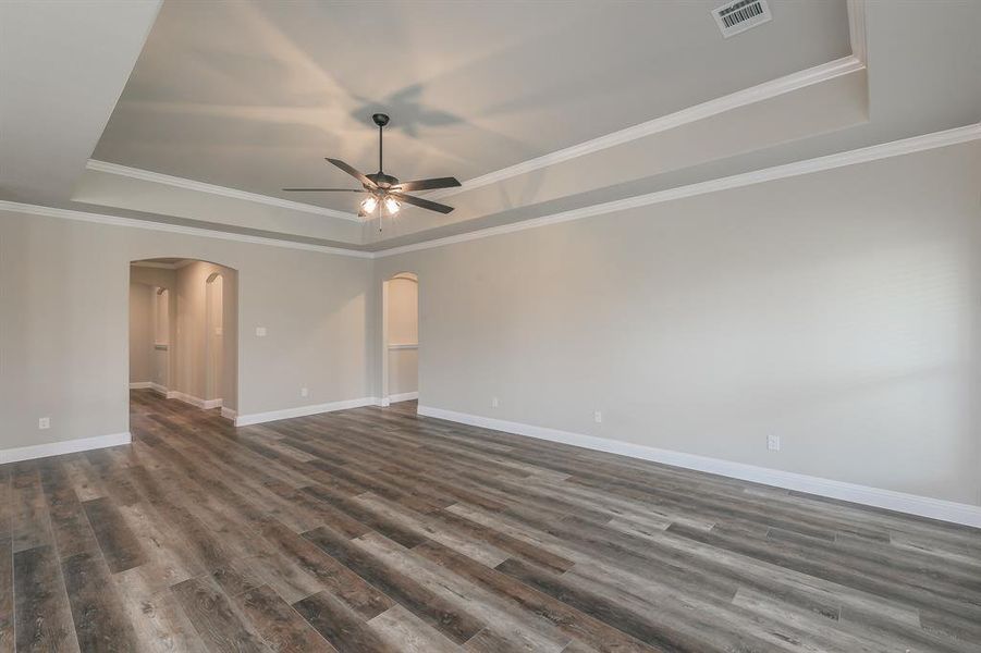 Spacious, unfurnished interior of a new home in , Alvarado (Image 24).