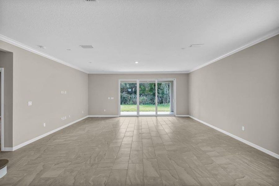 621 SE Ranch Oak Circle ~ Ready Now