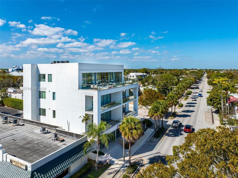 Condo located in Delray Beach, FL showcasing its design and architecture (Image 26). Condo located in Delray Beach, FL showcasing its design and architecture (Image 26).