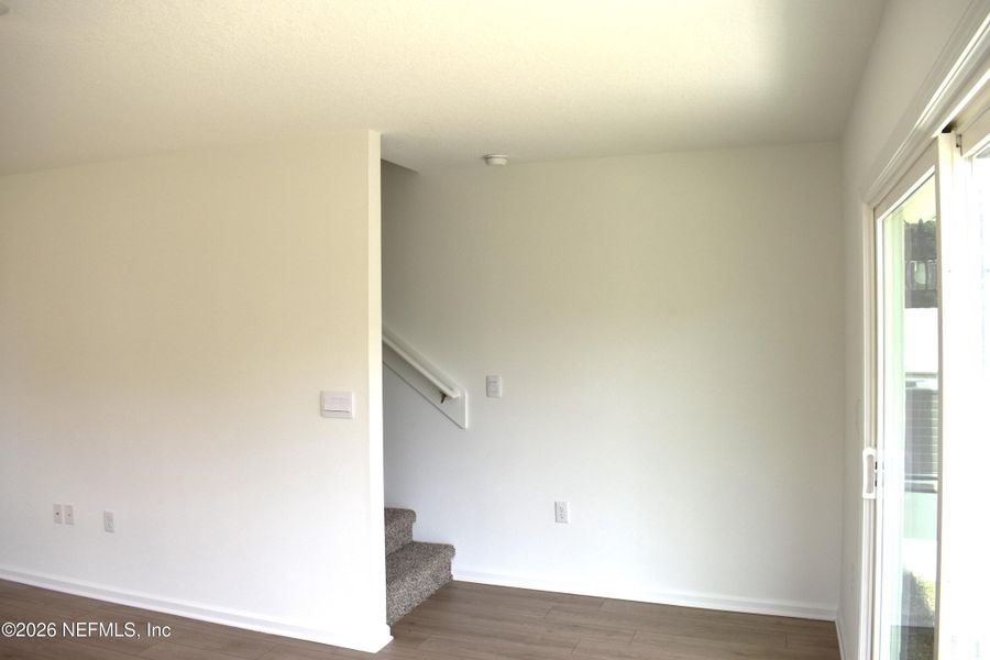 Spacious, unfurnished interior of a new home in Irongate Villas, Jacksonville (Image 24).