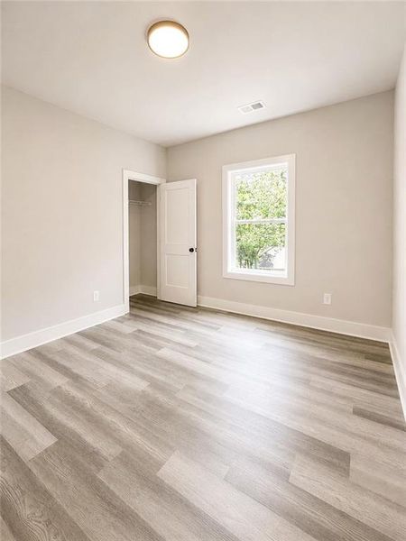 Spacious, unfurnished interior of a new home in , Gainesville (Image 27).