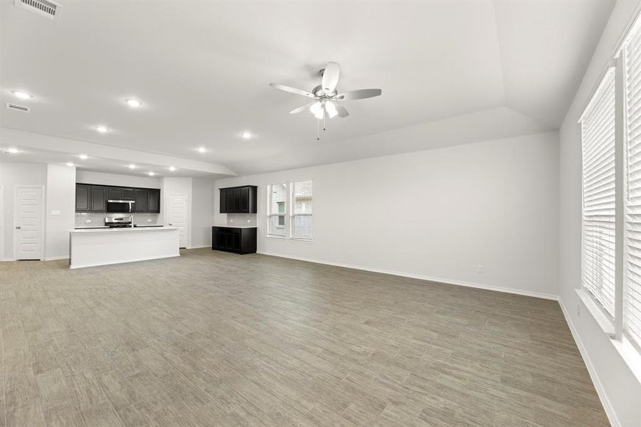 11. 203 Bandit - Family (2) 11. 203 Bandit - Family (2)