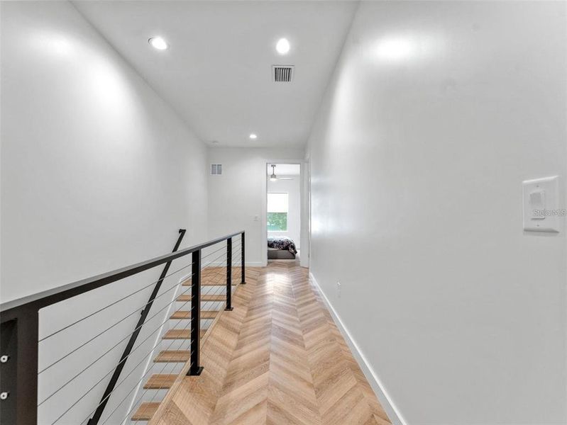 Spacious, unfurnished interior of a new home in , Tampa (Image 19).