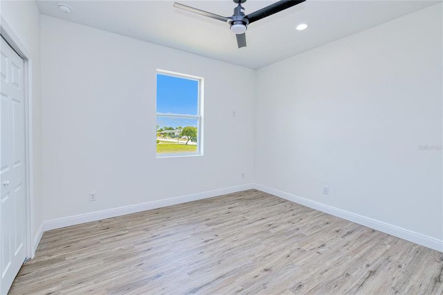 Spacious, unfurnished interior of a new home in , Port Charlotte (Image 20).
