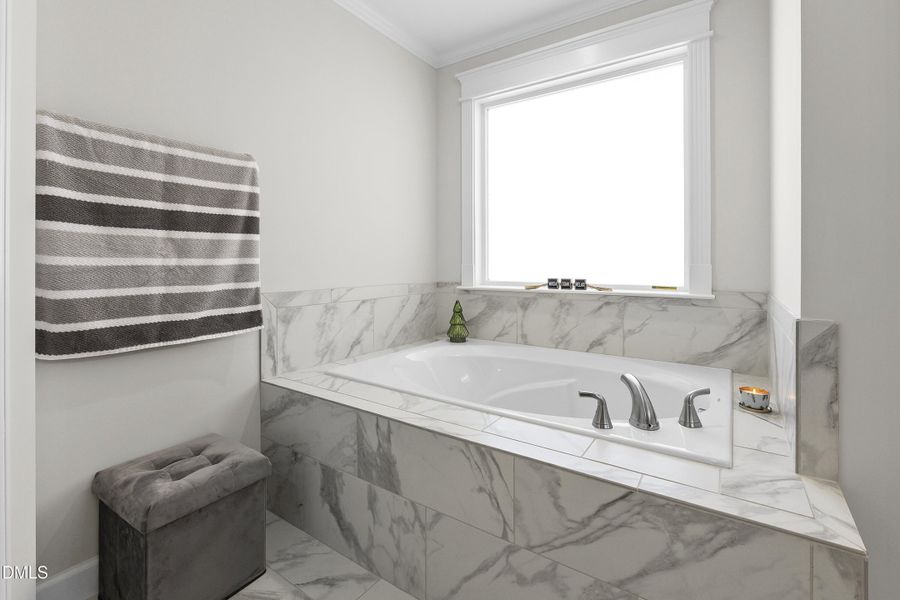 191_hazelwood_road_bathroomA_5 191_hazelwood_road_bathroomA_5