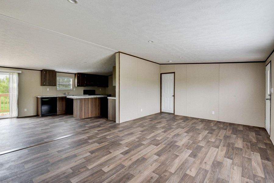 Spacious, unfurnished interior of a new home in , Santa Fe (Image 24).