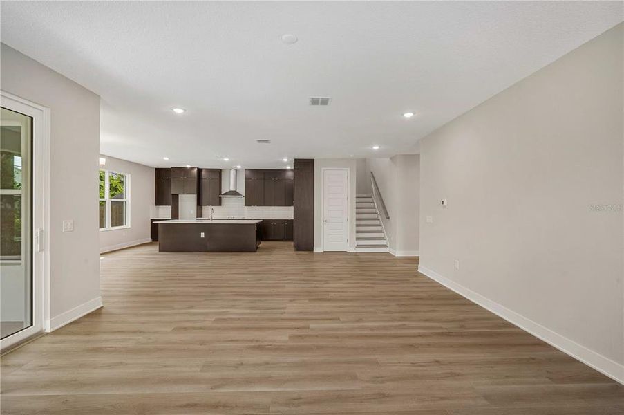 Spacious, unfurnished interior of a new home in , Tampa (Image 22).