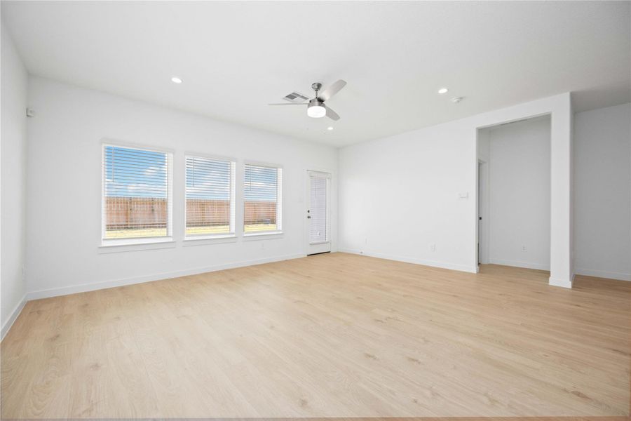 Spacious, unfurnished interior of a new home in , Fulshear (Image 22). Spacious, unfurnished interior of a new home in , Fulshear (Image 22).