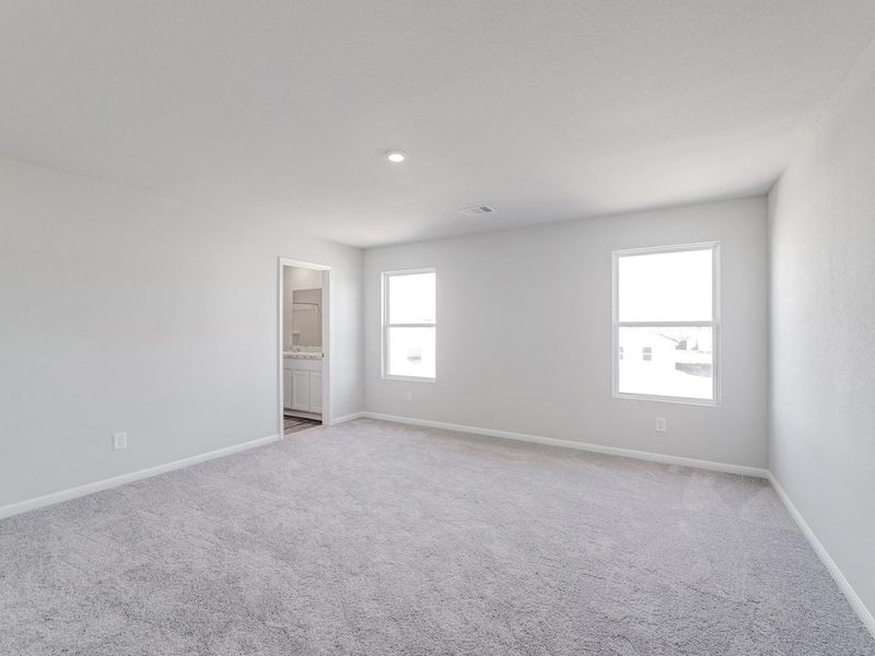 Spacious, unfurnished interior of a new home in Shirey Forest - Branches, Lufkin (Image 17).