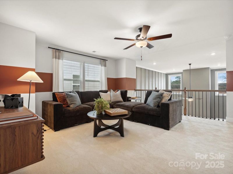 Photo is of Model and for representational purposes only