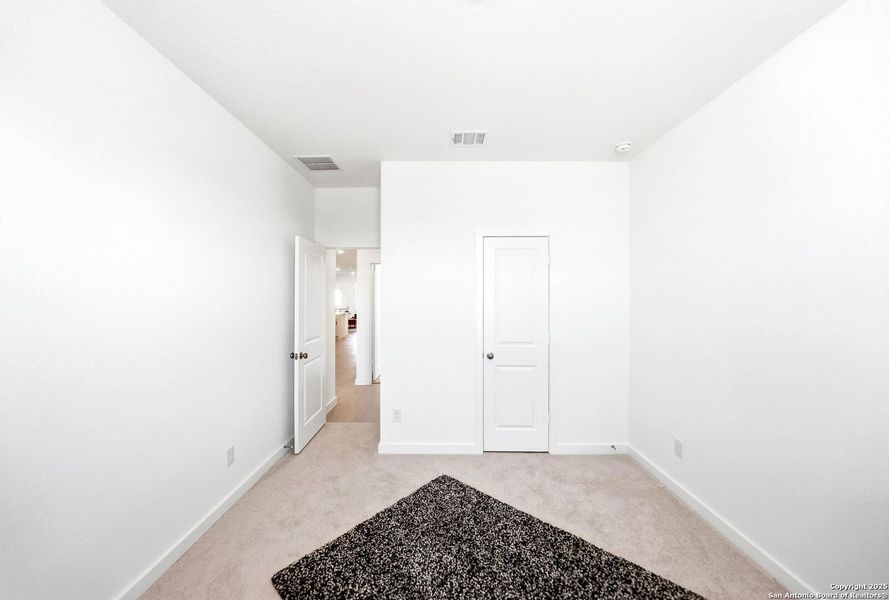 Spacious, unfurnished interior of a new home in Hidden Trails: Coastline Collection, Bulverde (Image 19).