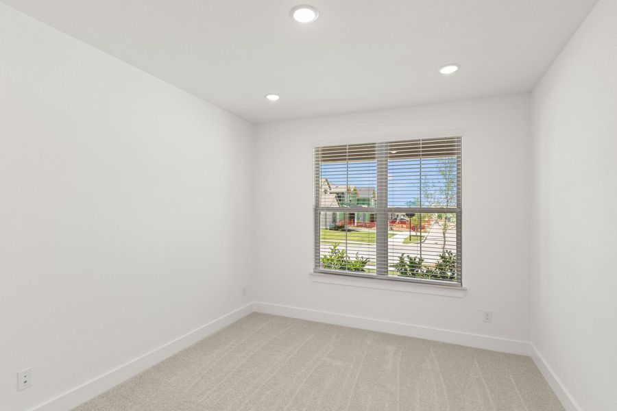 Spacious, unfurnished interior of a new home in Painted Tree, McKinney (Image 25).