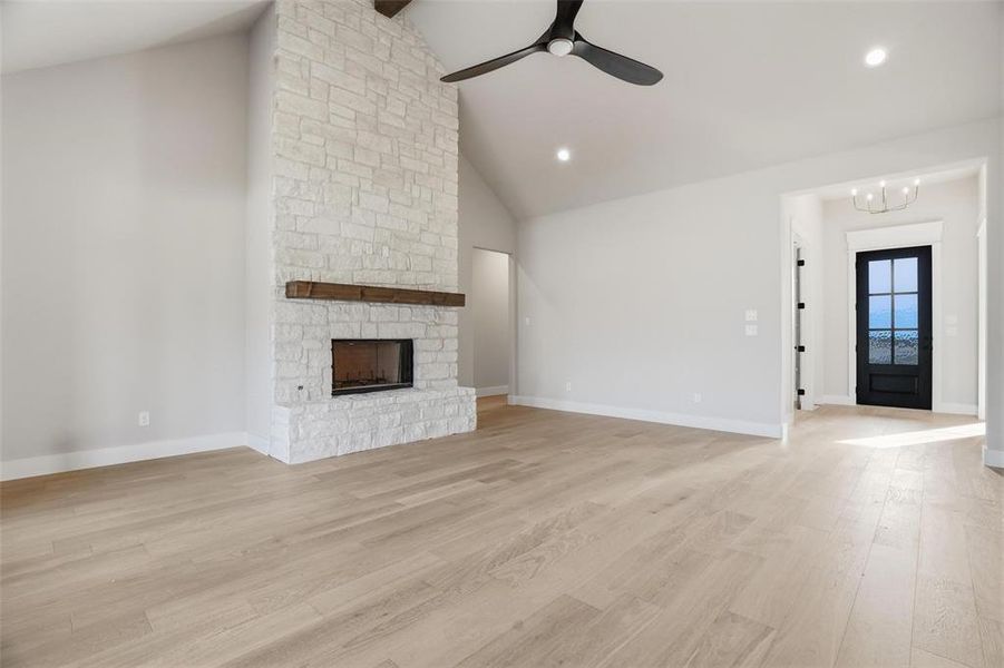Spacious, unfurnished interior of a new home in Aledo Heights - Aledo ISD, Annetta South (Image 21).