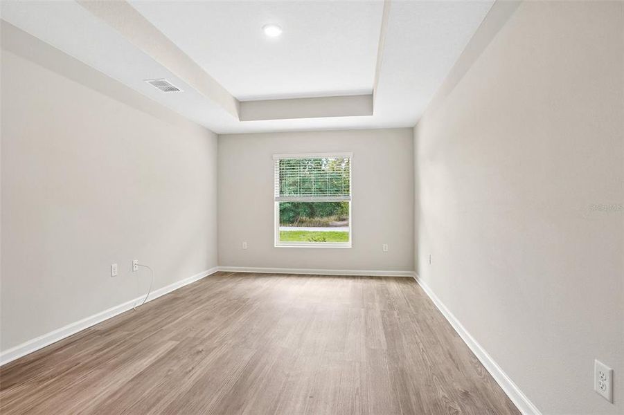 Spacious, unfurnished interior of a new home in , Ocala (Image 20).